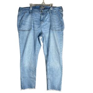 TORRID Womens Size 16‎ Light Wash Blue Cropped Boyfriend Vintage Stretch Raw Hem